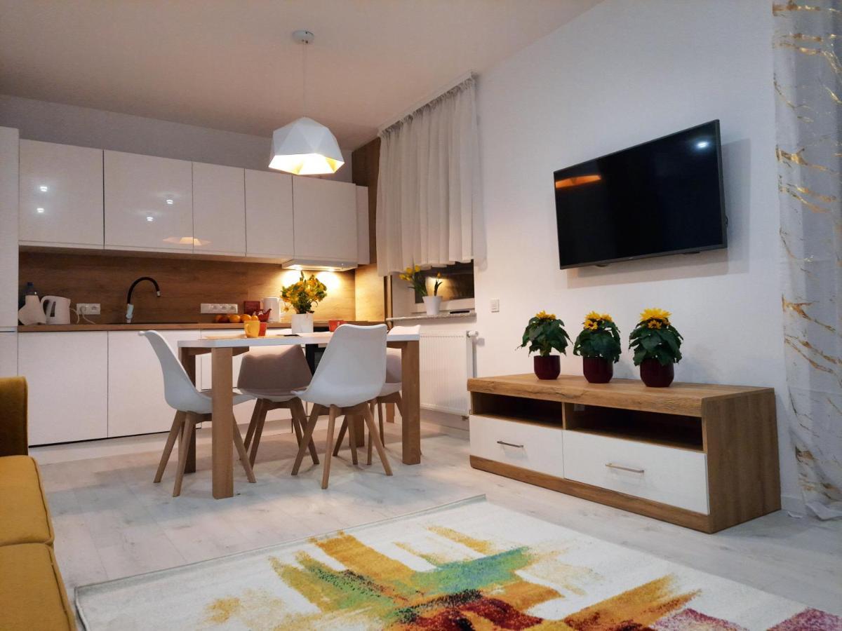 Apartament Amber Comfort Z Prywatnym Miejscem Parkingowym Колобжег Екстериор снимка